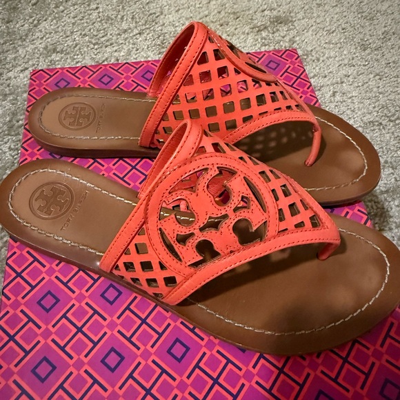 Tory Burch Sandals
Pre-loved - Picture 2 of 4